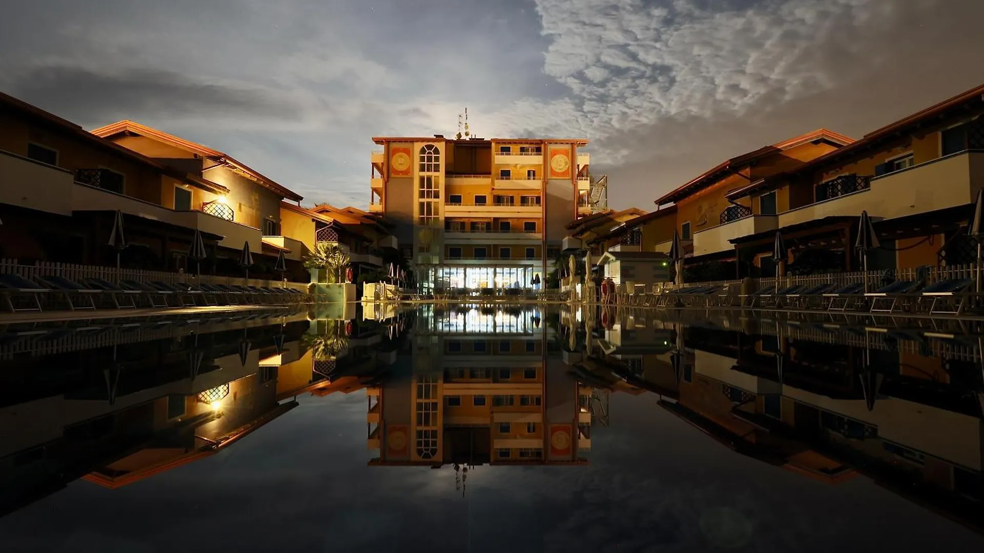 Villaggio Hemingway - Family Aparthotel Italy